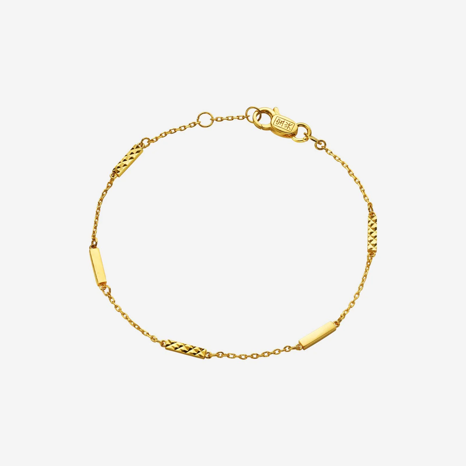 Textured Bar Bracelet in Yellow Gold (E22KFREESTYLE0314A)